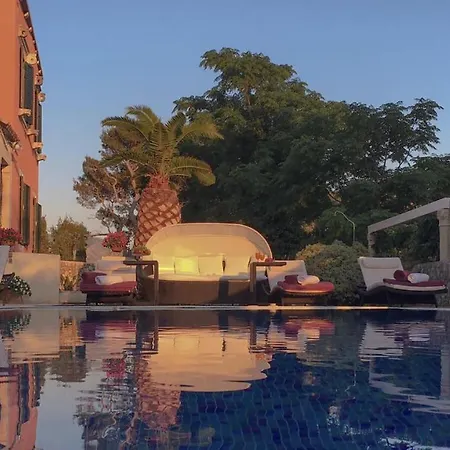 Вилла Charming Heritage On A Luxurious Near Dubrovnik Млини